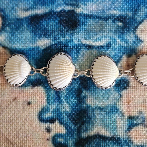 Sterling Silver Shell Bracelet - Picture 3 of 16